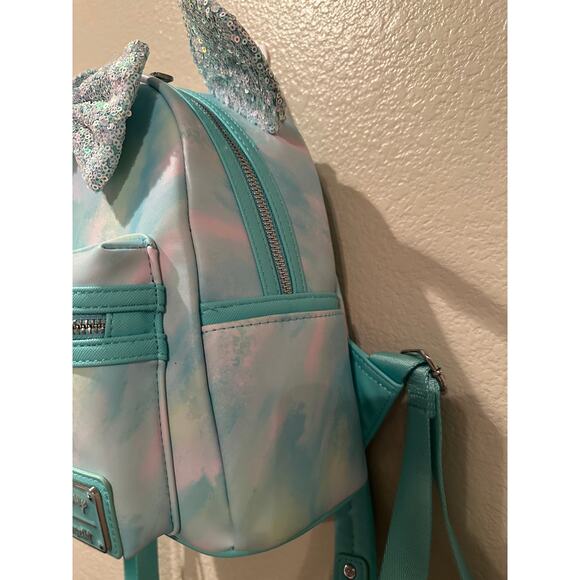 NWOT Disney Parks Loungefly Seafoam Minnie Mouse Sequin Mini Backpack - Picture 4 of 7